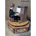 PIANO MUSICIAN, wooden collectible music box